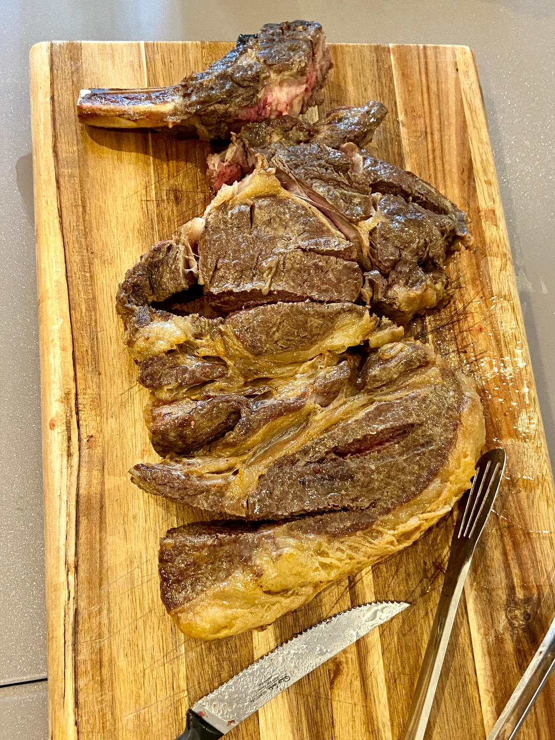 外焦里嫩的战斧牛排