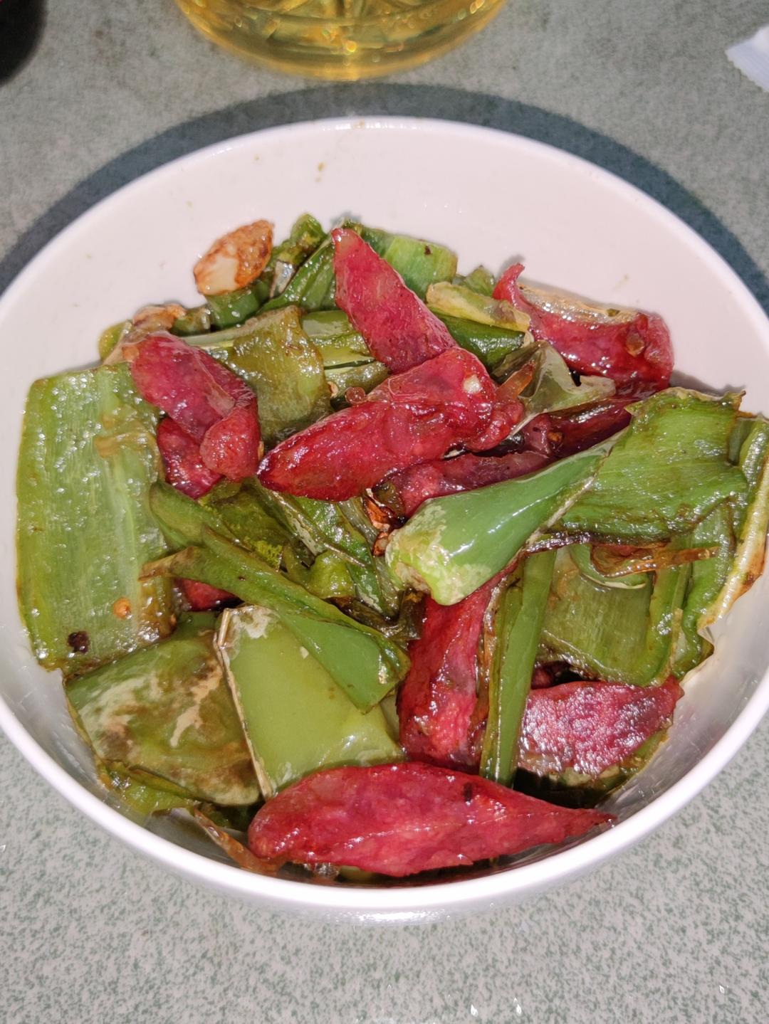 腊肠炒青椒