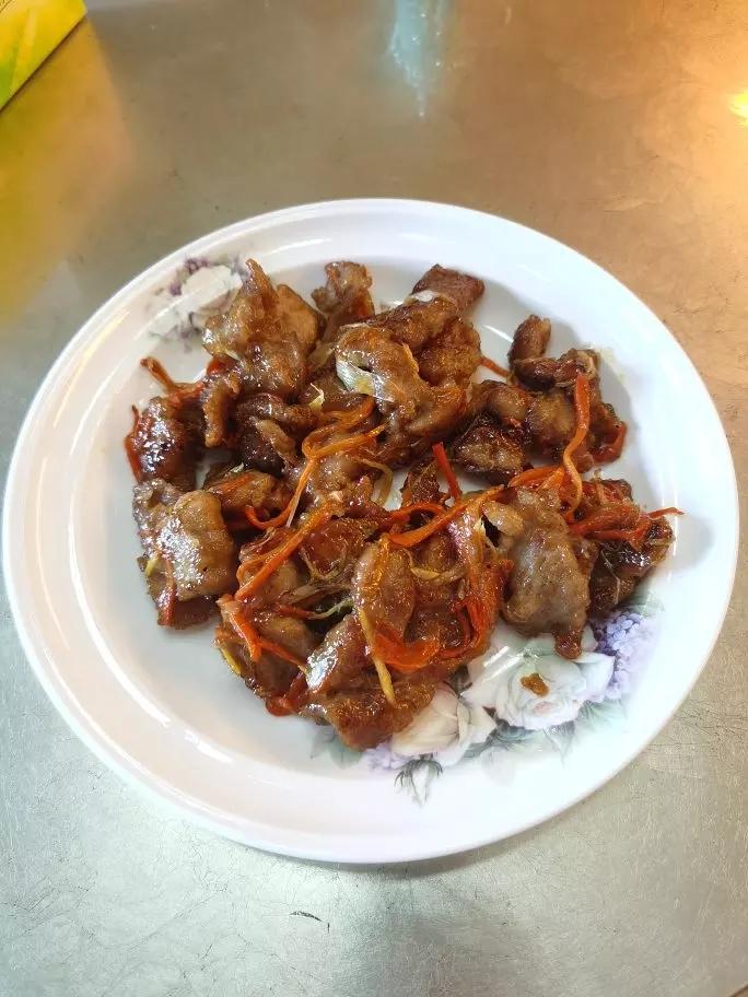 厨师长教你：“锅包肉”的家常做法，色泽金黄，口味酸甜！