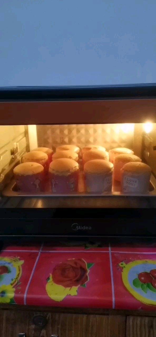 纸杯蛋糕 8寸戚风蛋糕的量