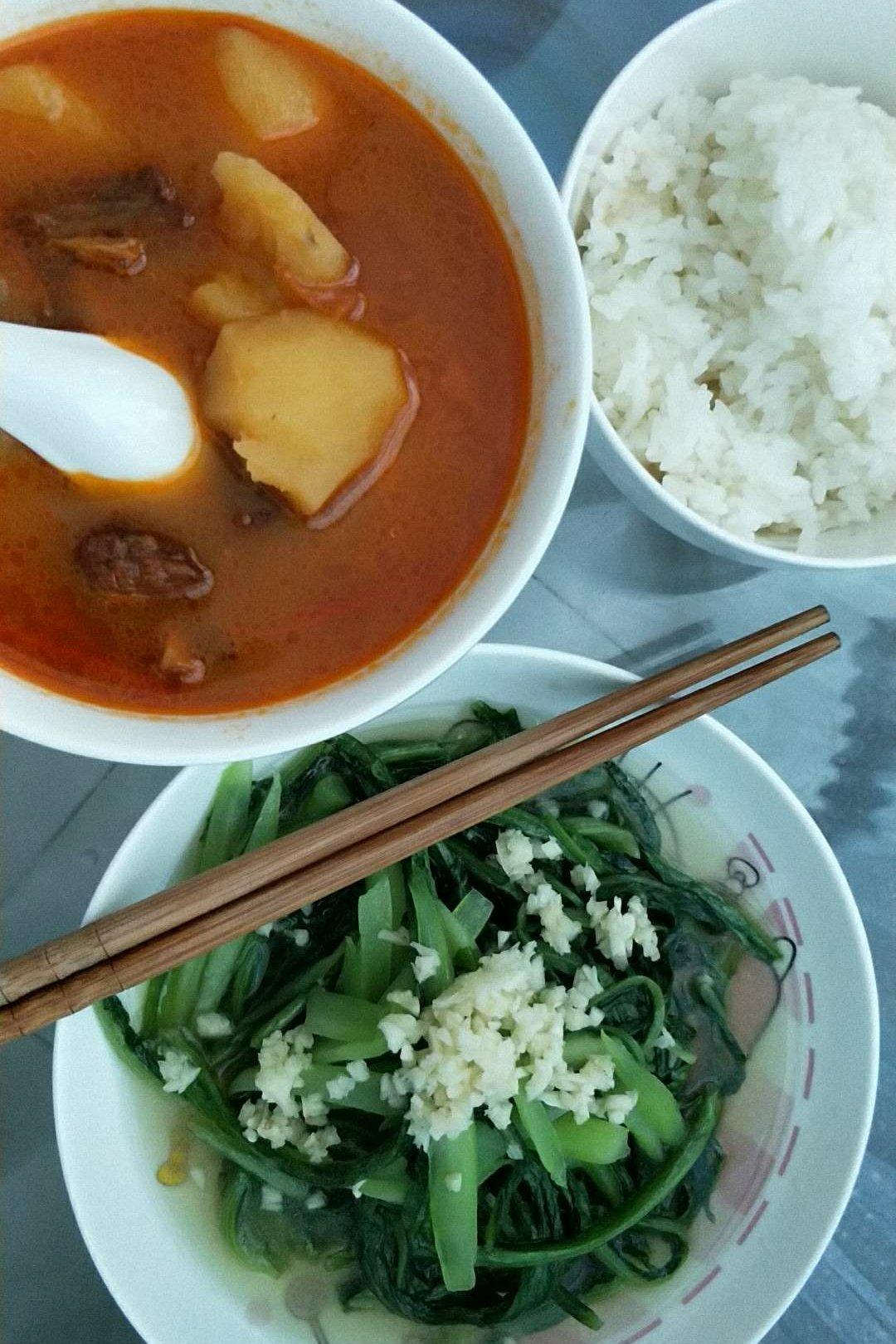西红柿土豆炖牛腩