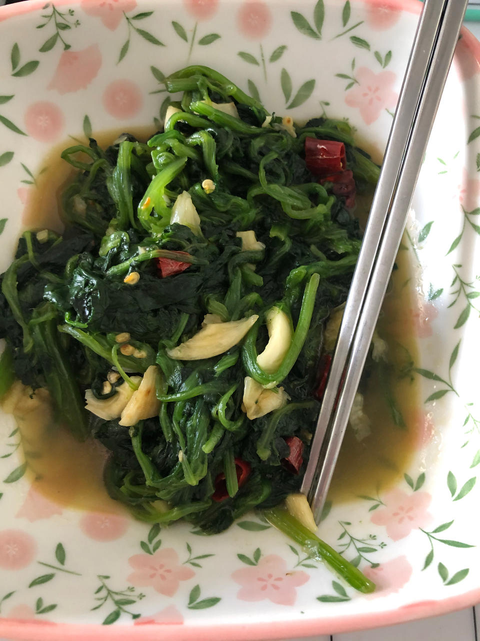 不涩口又嫩的清炒菠菜