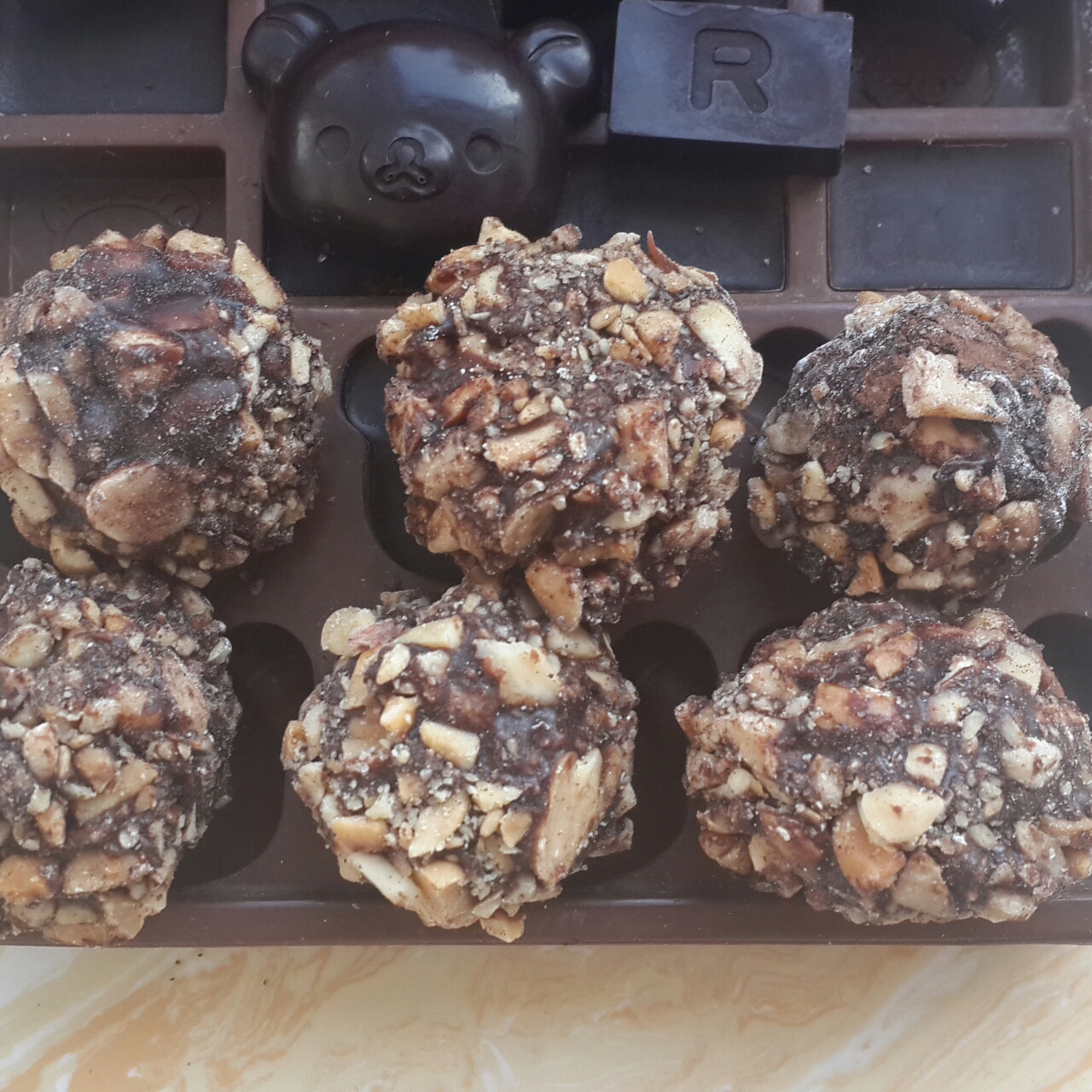 用可可液块自制黑巧克力