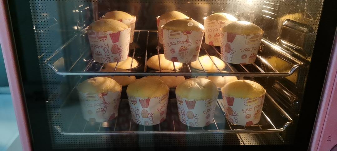 纸杯蛋糕 8寸戚风蛋糕的量