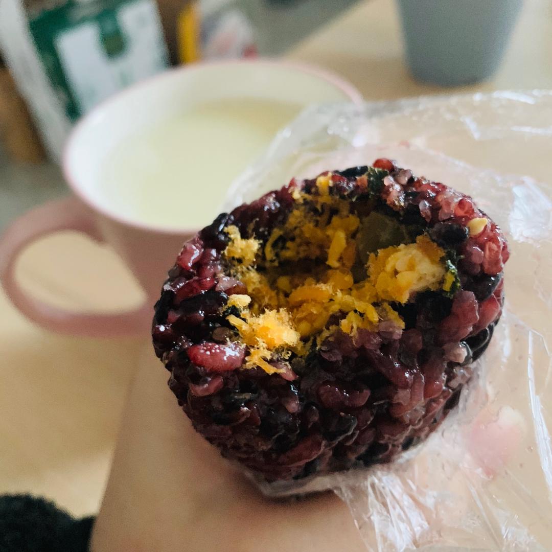 黑米粢饭团