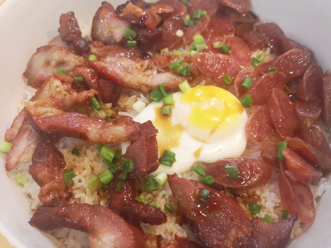 腊味煲仔饭，20分钟饭菜同出