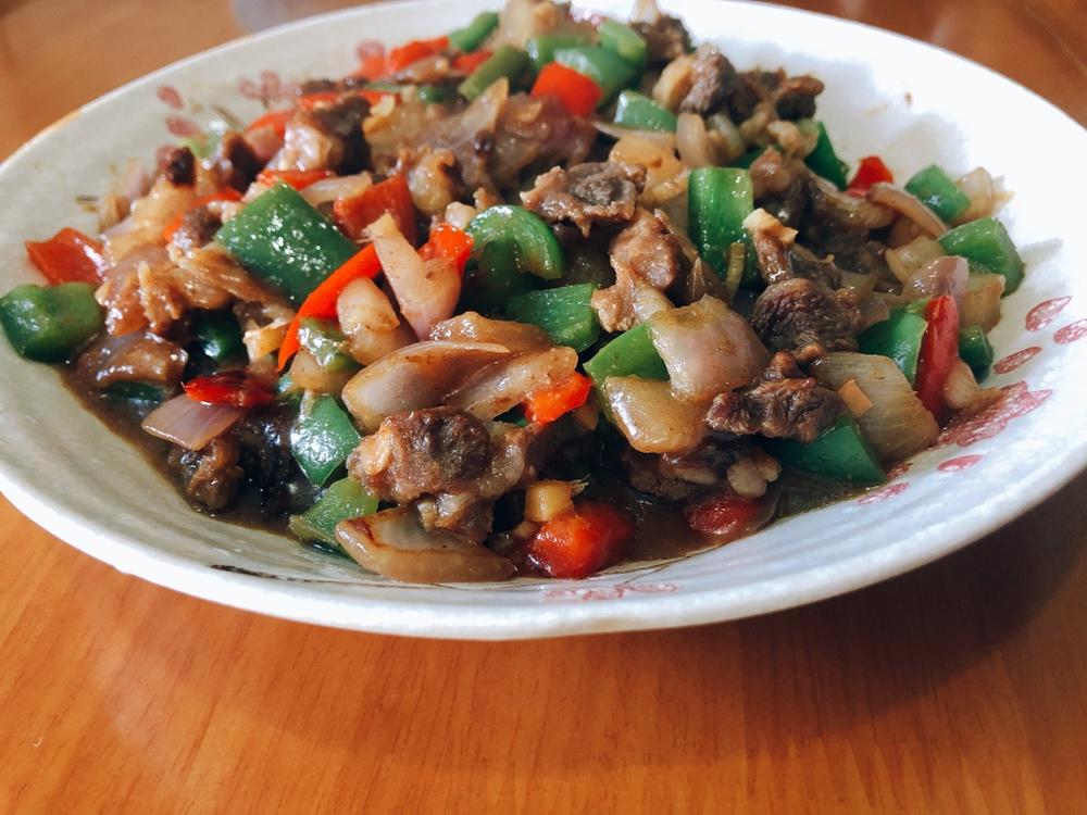 孜然洋葱炒牛肉粒