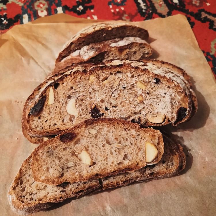 板栗椰枣全麦欧包