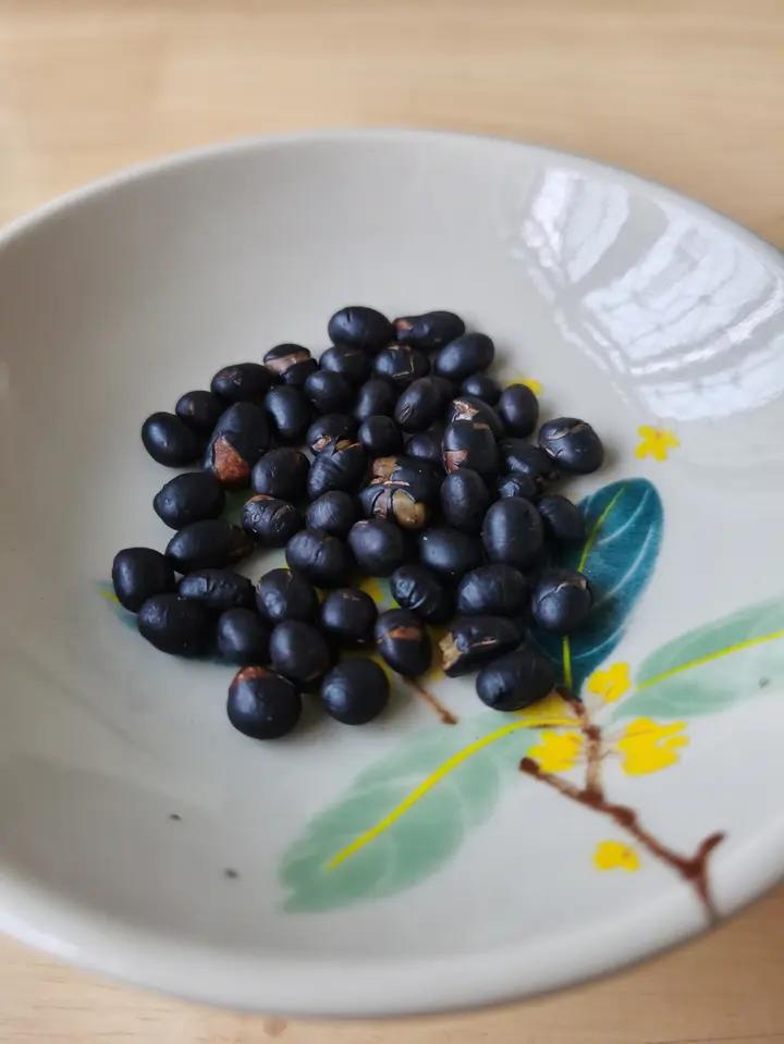炒黑豆零食（调经备孕）