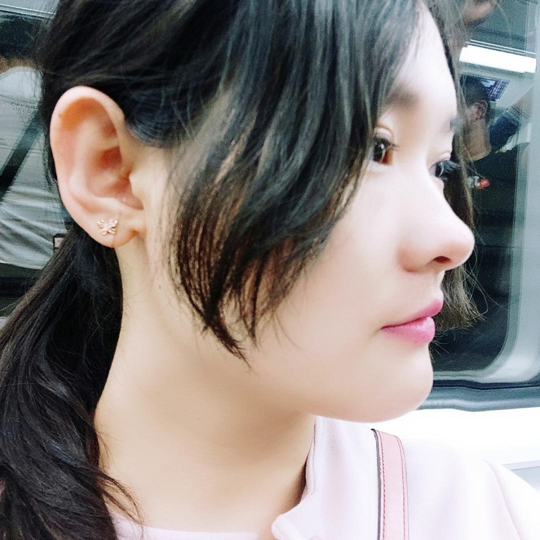 何尔萌小姐