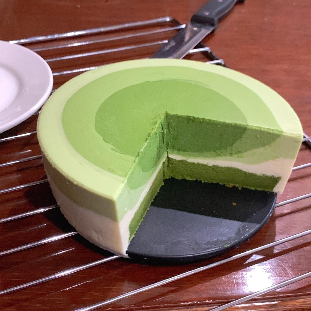 渐变抹茶慕斯蛋糕：我Amanda带着既美又作的抹茶甜点又来了！【曼食慢语】
