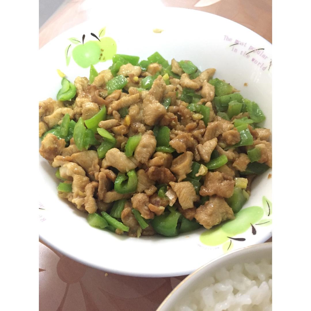青椒炒鸡丁