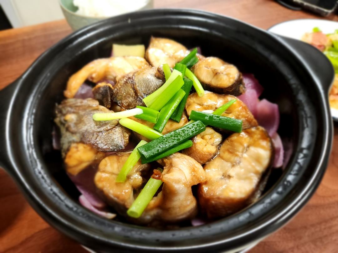 砂锅焗鲈鱼