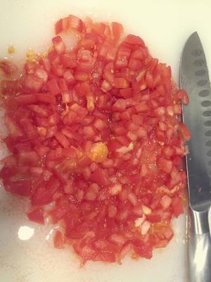 番茄肉酱意粉的做法 步骤2