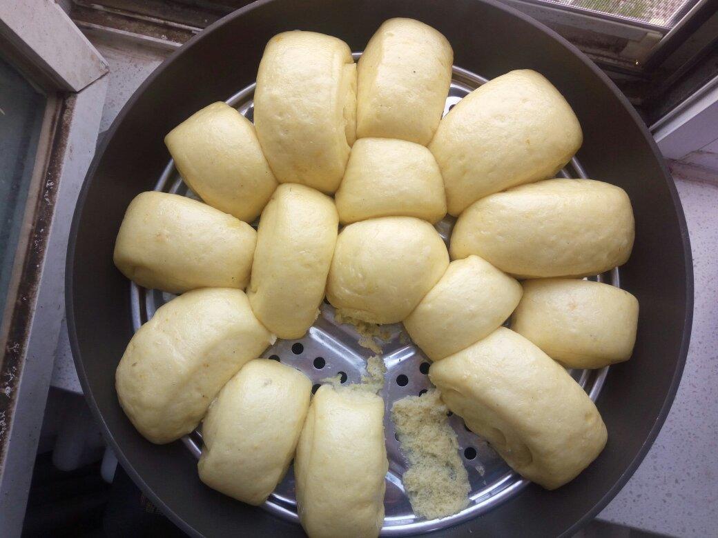 新手也可以--详解如何做出人见人爱、金黄的南瓜馒头