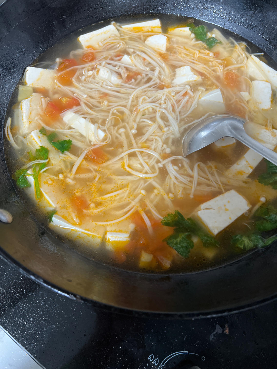 番茄豆腐金针菇汤