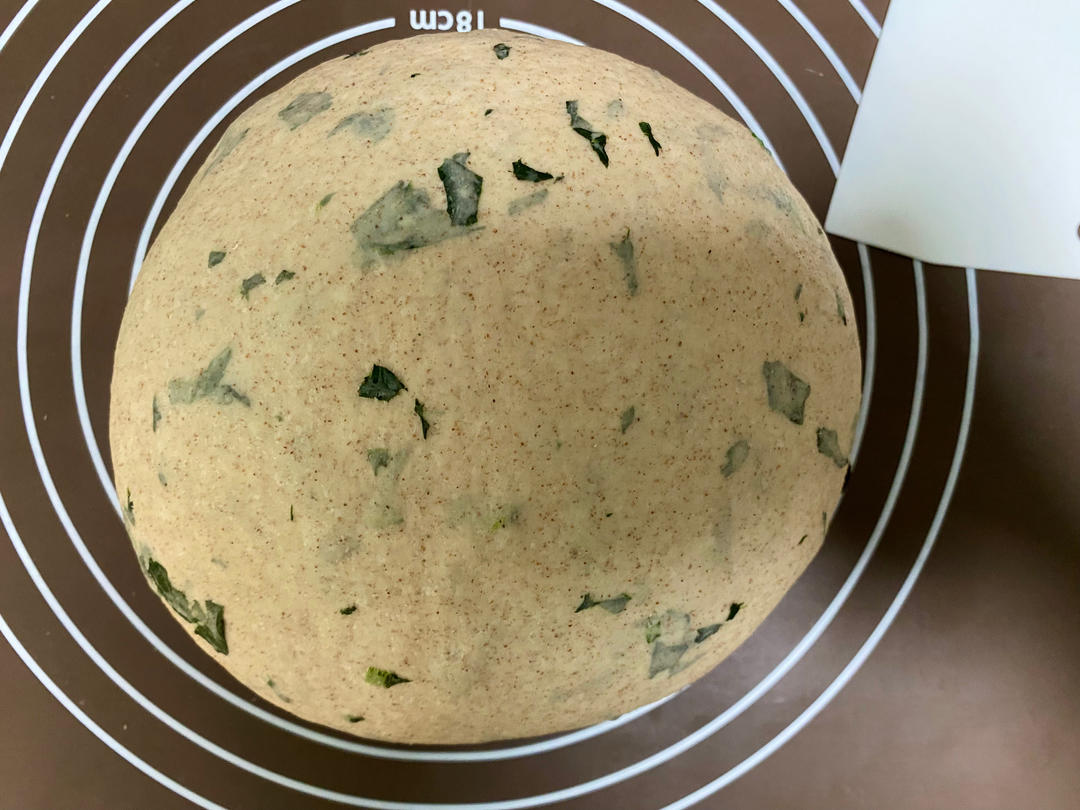 好吃不腻的咸口面包｜【全麦菠菜芝士面包】