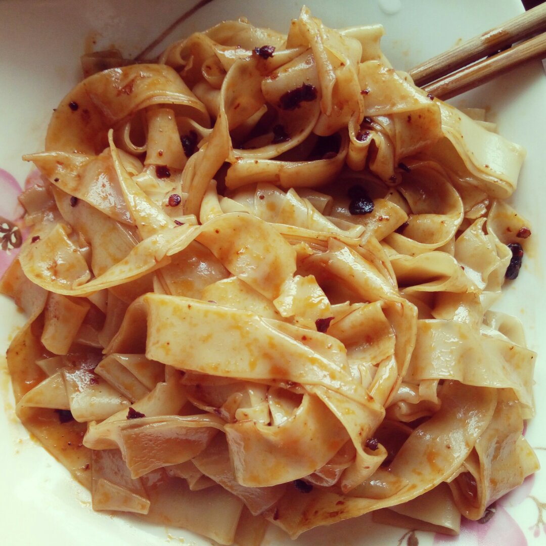 生鲜小龙虾treein做的老干妈拌宽面