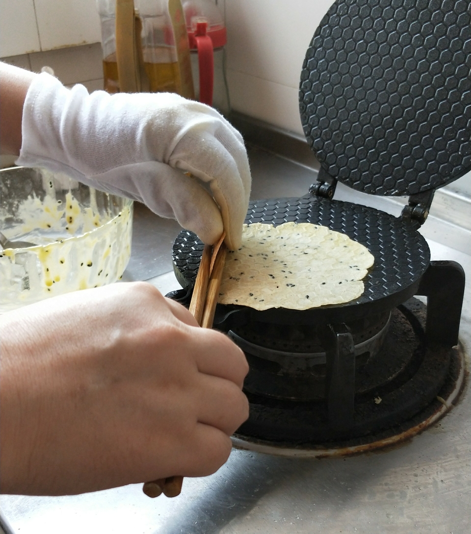 无限接近康师傅蛋酥卷的蛋酥卷(玉米粉版)的做法 步骤7