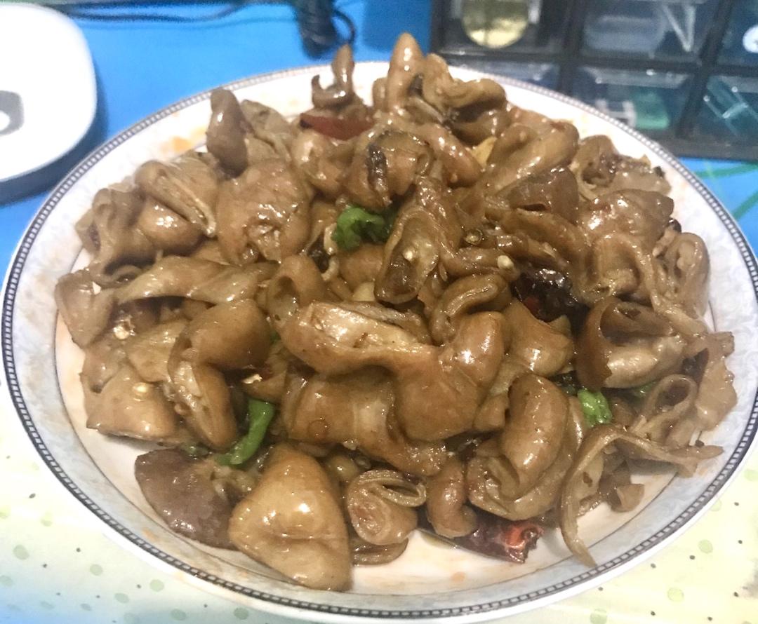 好吃到爆火爆肥肠
