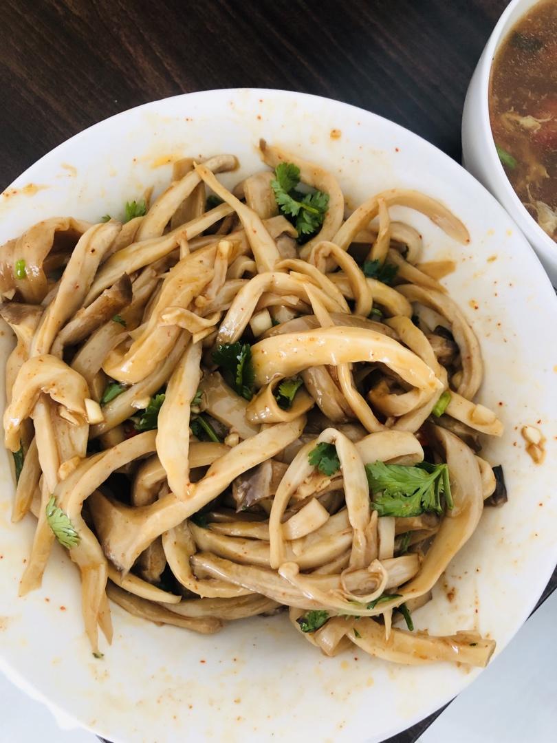 比肉还好吃的【手撕凉拌杏鲍菇】，上桌扫光光