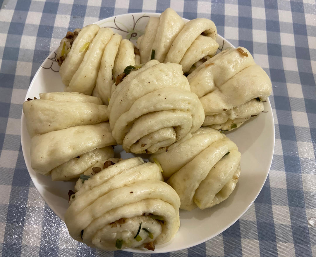 🌺椒盐葱香花卷🌺（操作简单，好吃又好看）