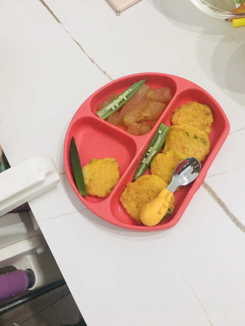 宝宝辅食：田园土豆饼（适合宝宝手抓训练）
