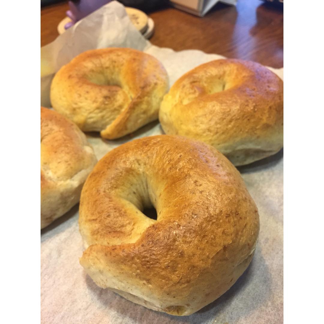 咸蛋黄肉松海苔贝果