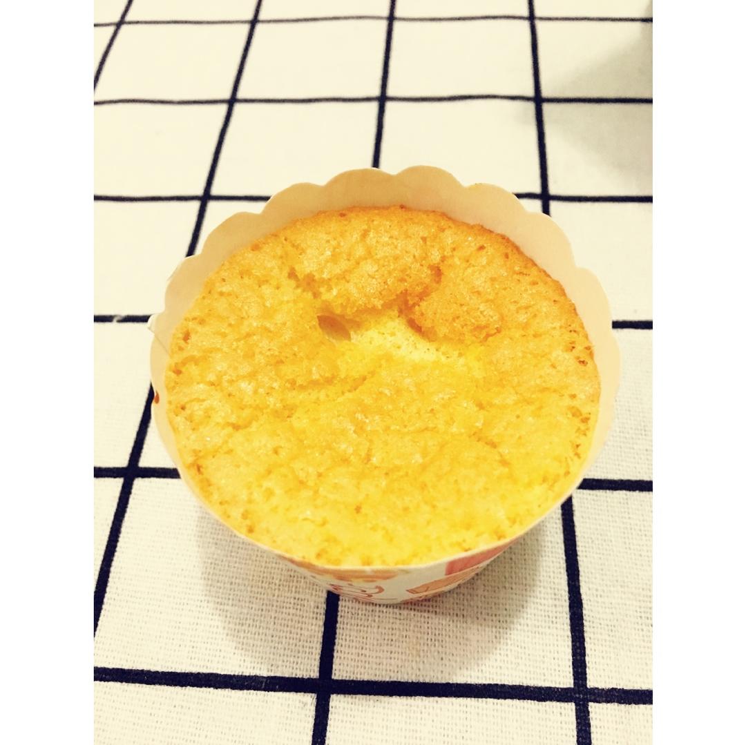 蜂蜜牛奶纸杯蛋糕