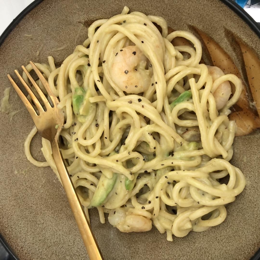 虾仁牛油果意面