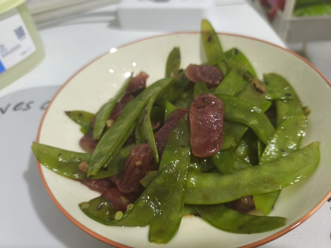 超简单的荷兰豆炒腊肠
