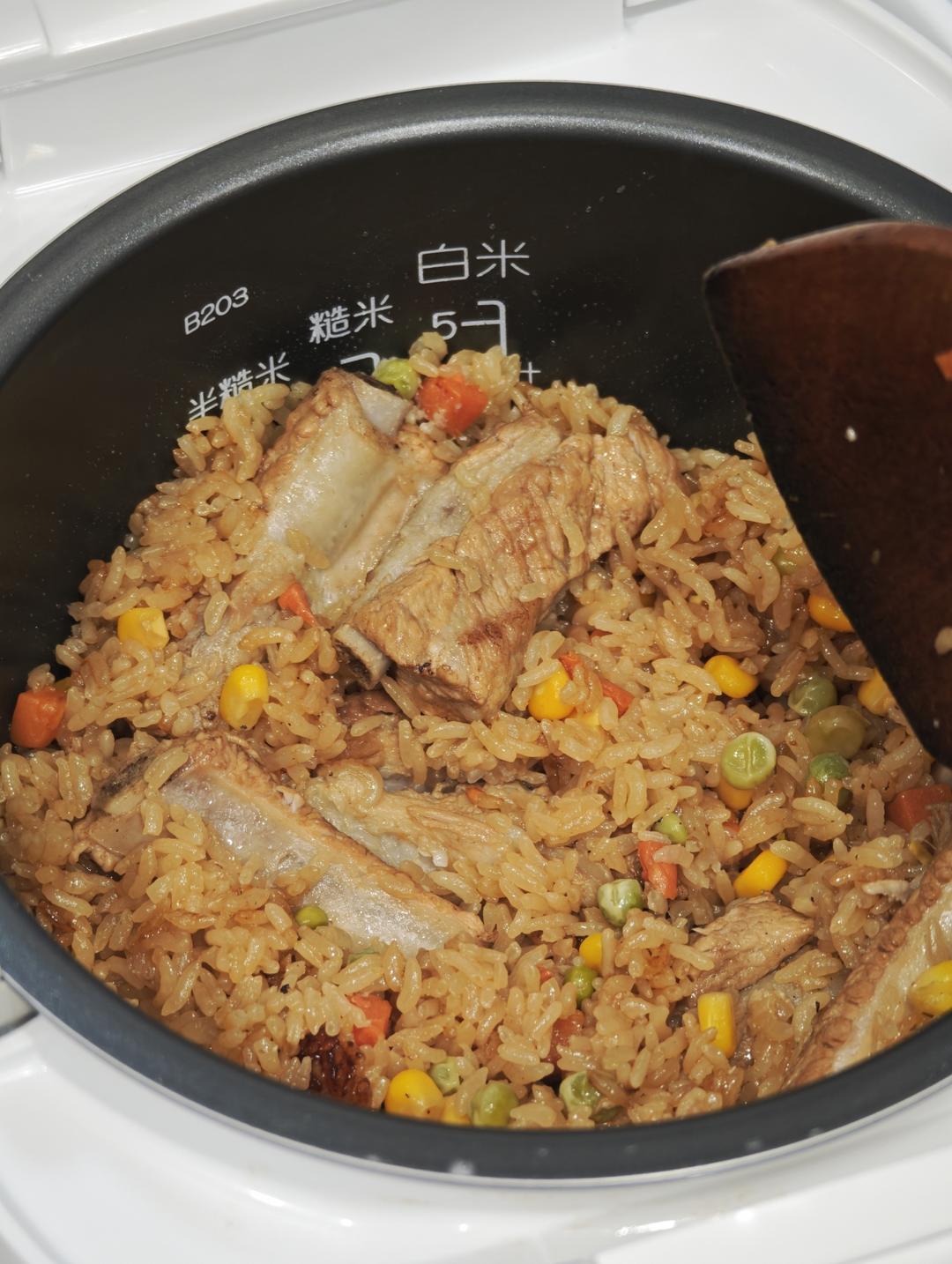 【排骨焖饭】