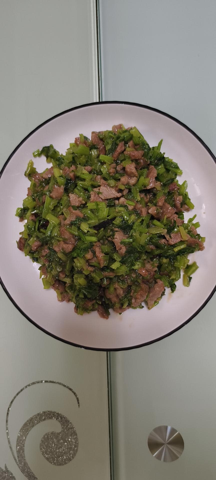 芹菜末炒牛肉