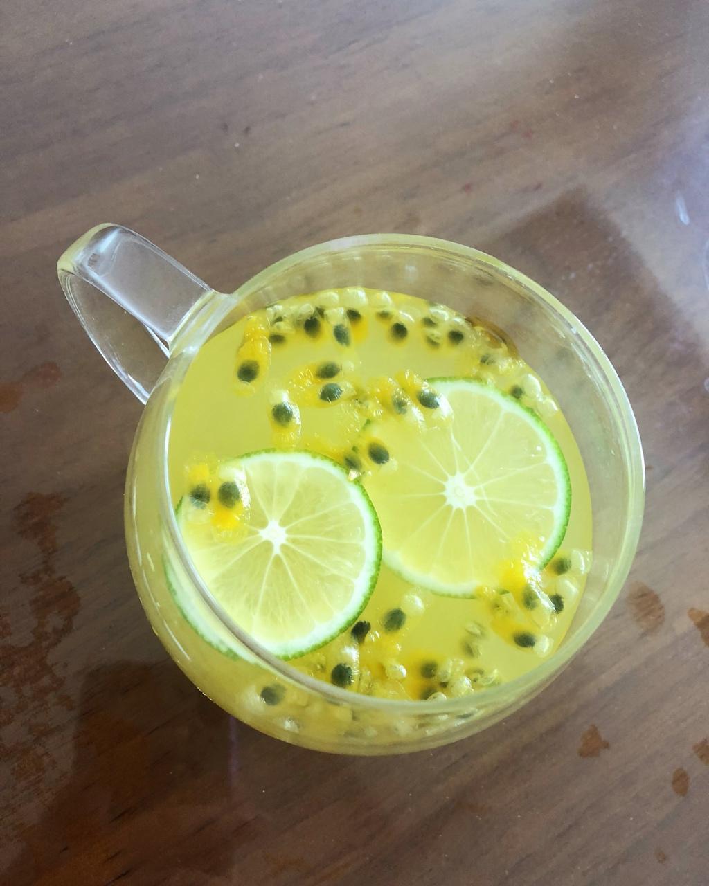 百香果柠檬蜂蜜茶