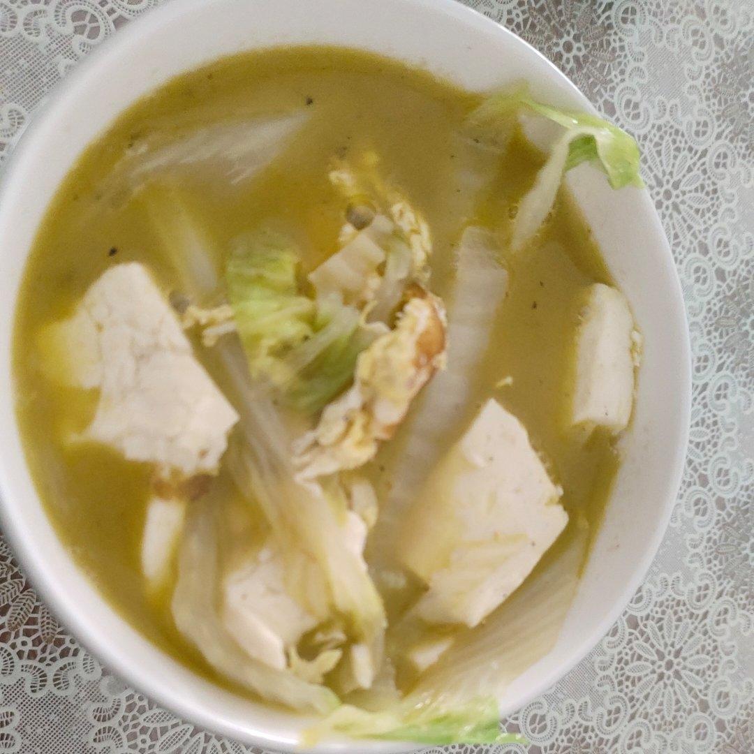 汤：豆腐鸡蛋白菜三鲜汤