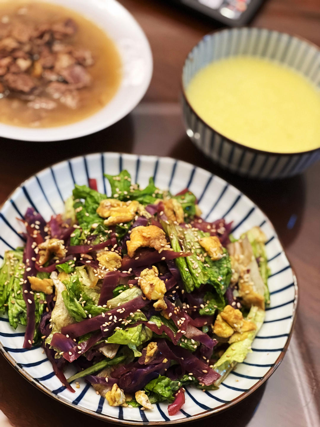减脂餐—生菜紫甘蓝拌鸡蛋
