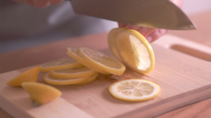 柠檬蜂蜜姜茶 （含视频）的做法 步骤1