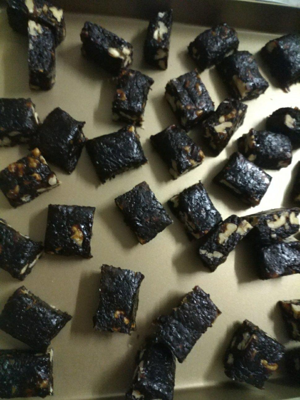 枣泥黑芝麻核桃软糖