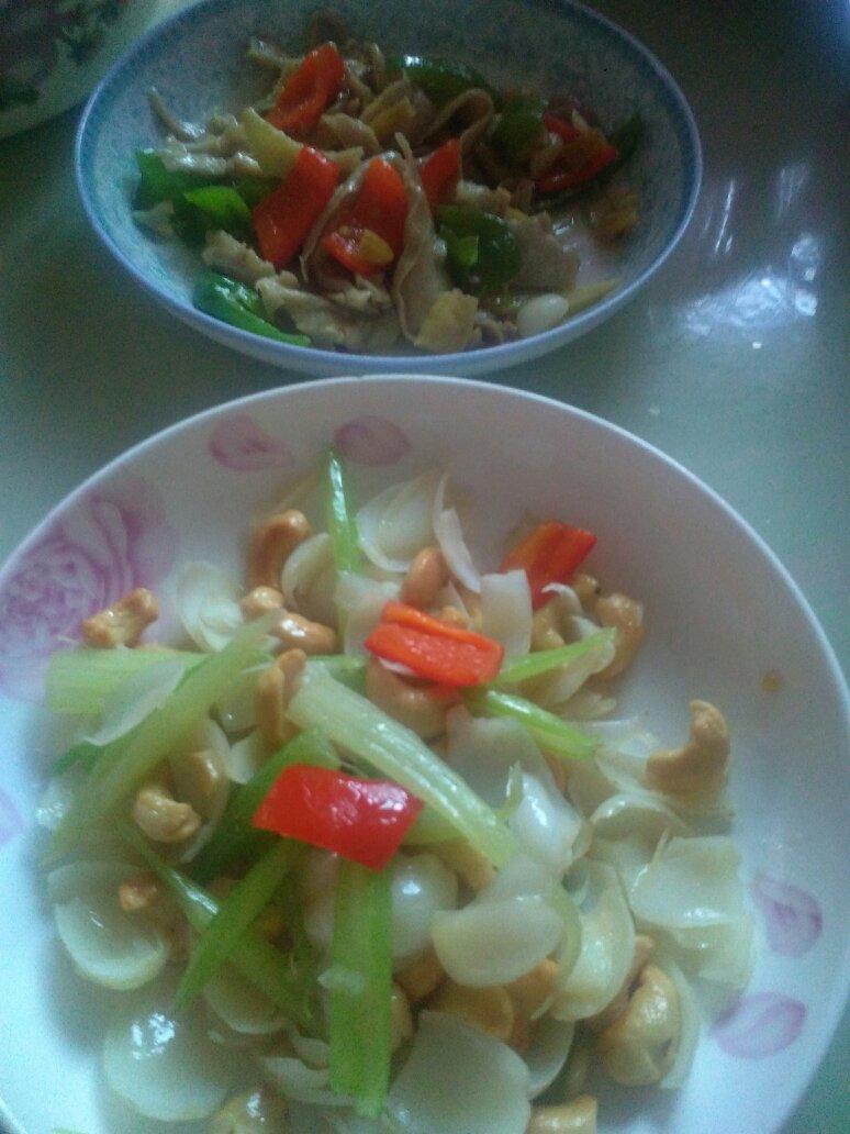 西芹百合炒腰果