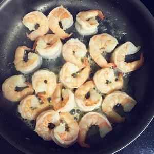 蕃茄鮮蝦意麵 Tomato Shrimp Rotini的做法 步骤2