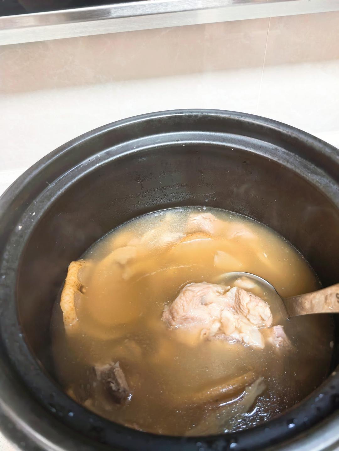 广东妈妈秋冬季节经常煲给孩子的润燥汤