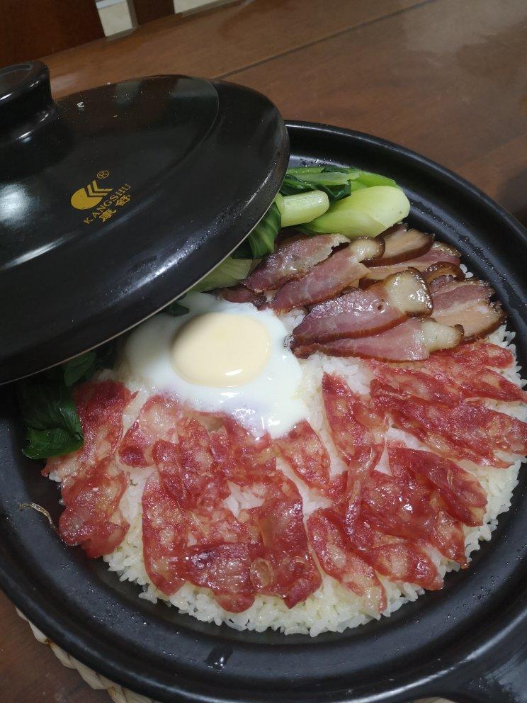 广式腊味煲仔饭
