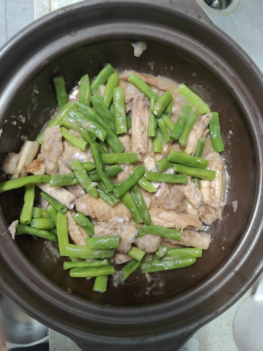 味增（味噌)芋头炖鸡翅