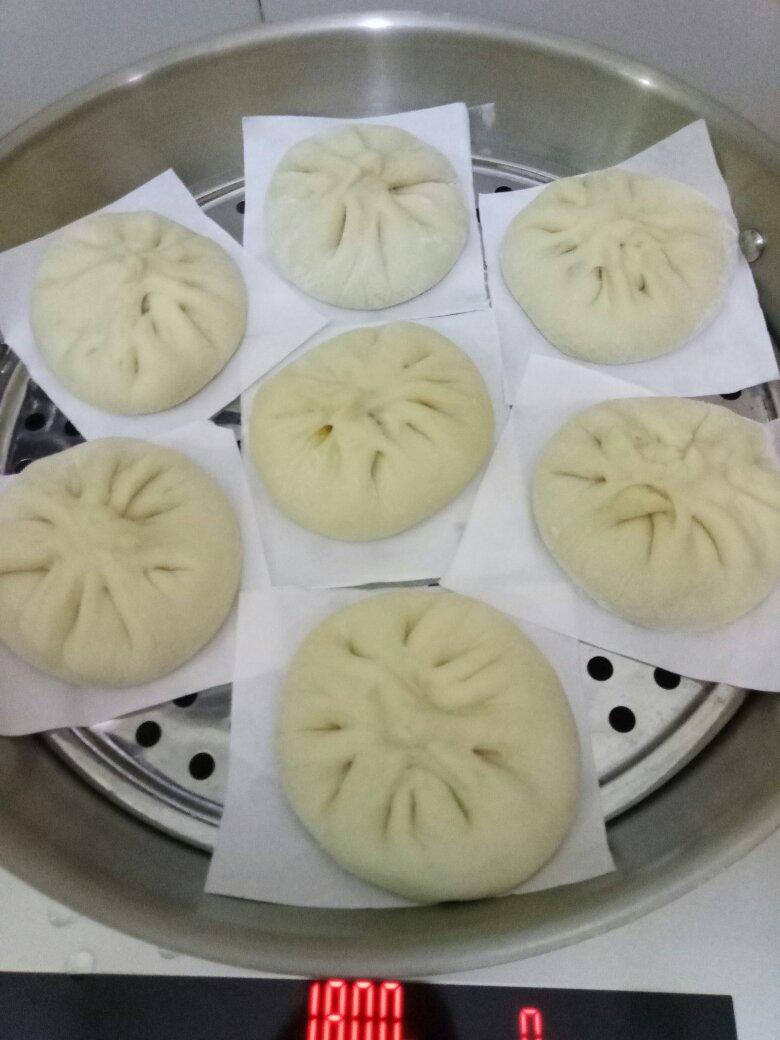 云朵般松软爆浆蜜汁叉烧包