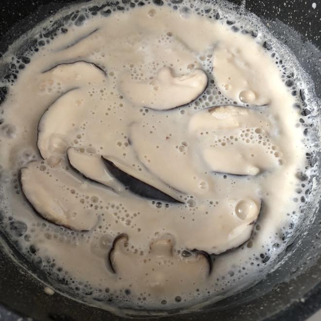 香菇牛奶浓汤的做法