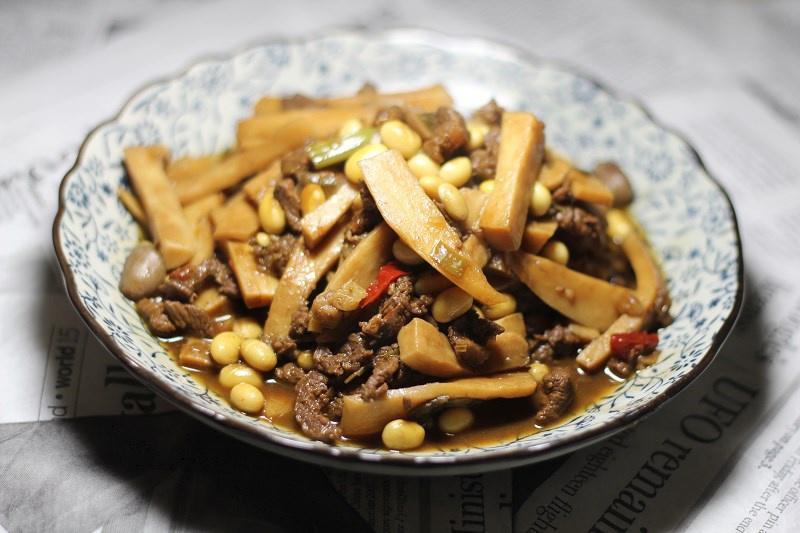 董太的私房菜--红烧牛肉杏鲍菇的做法