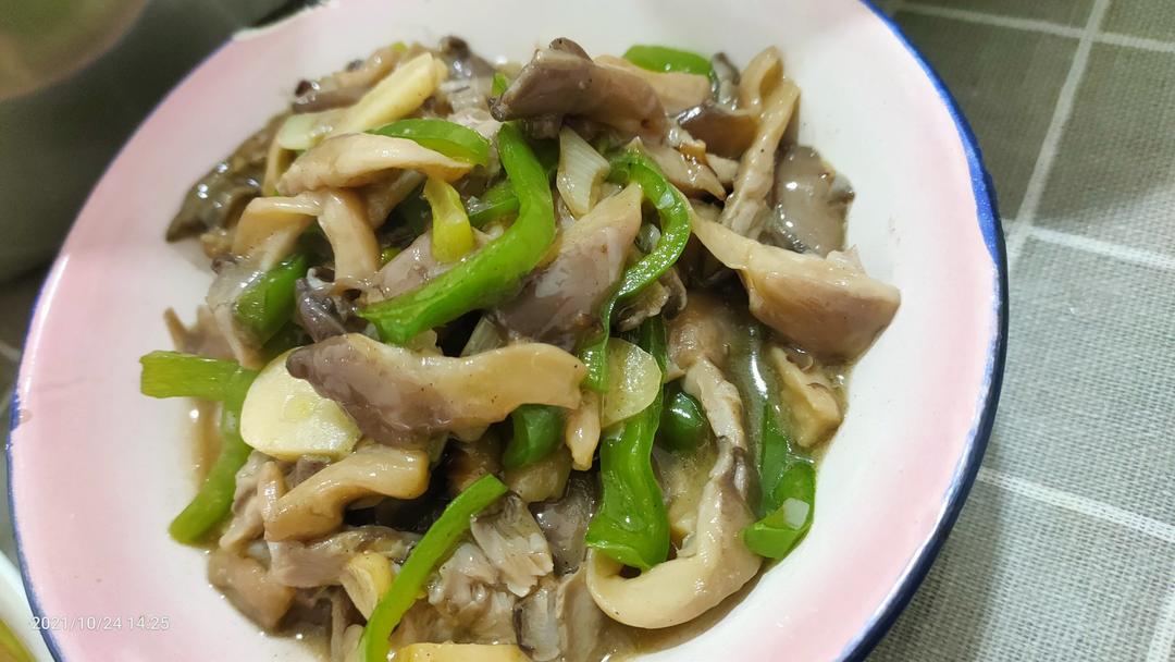 青椒炒蘑菇
