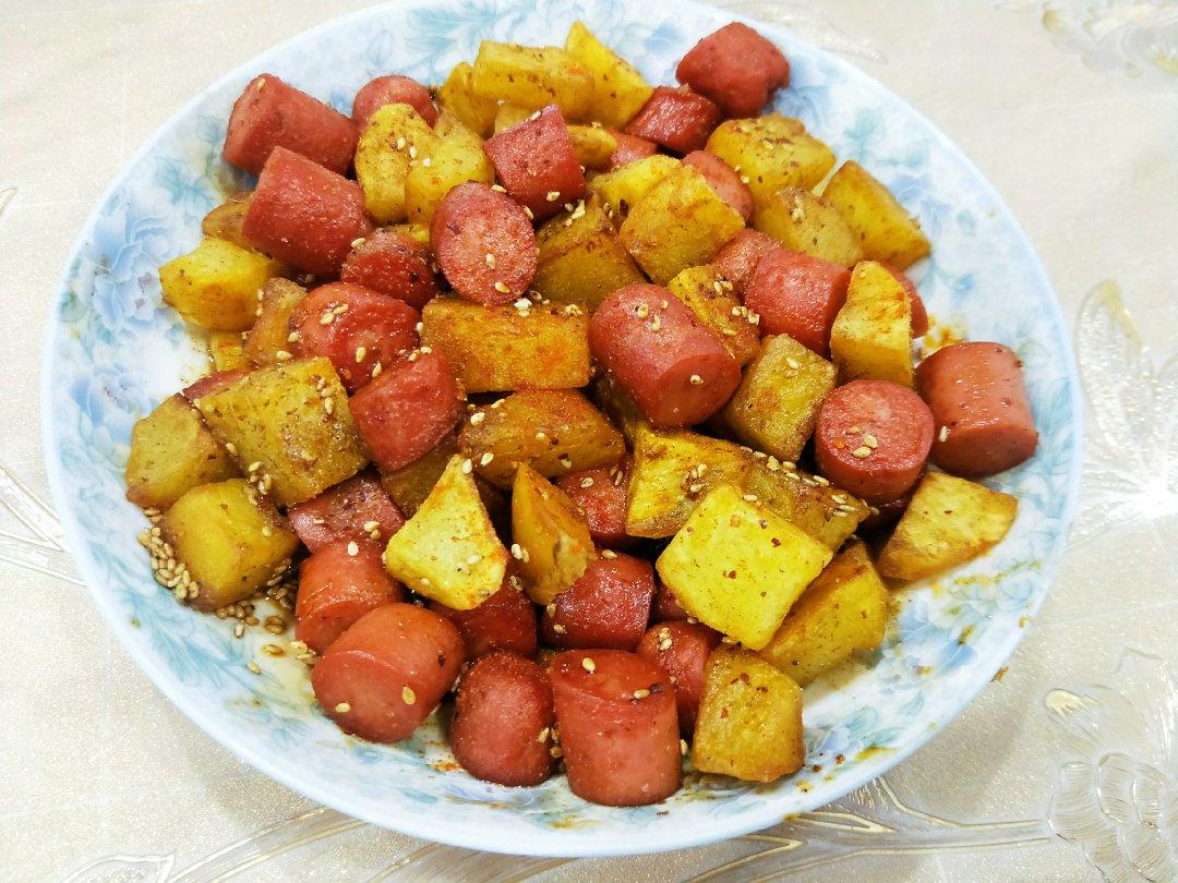 香辣过瘾❗️超好吃孜然火腿土豆丁，吃一口就沦陷❗️