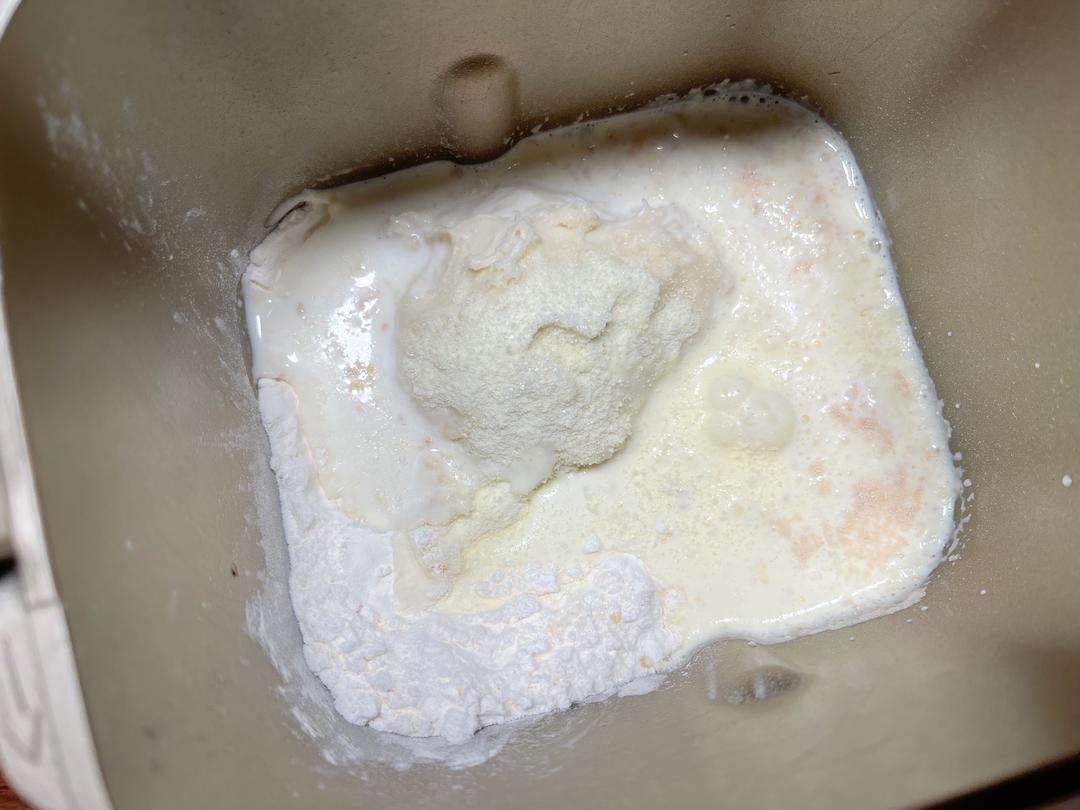 纯奶手撕吐司的做法 步骤1