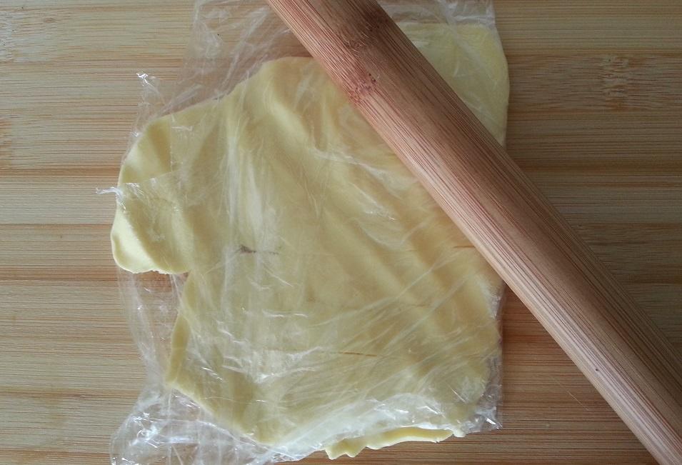 菠萝包（附10分钟手套膜和快速软面包做法）的做法 步骤4